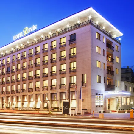 Hotel Devin