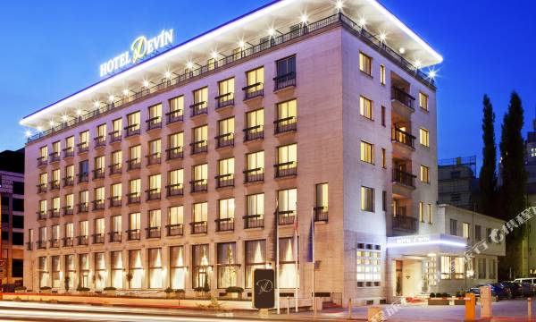 Hotel Devin