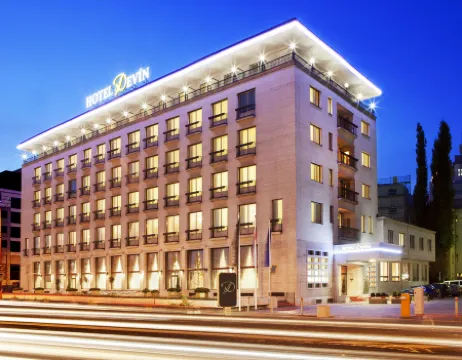 Hotel Devin