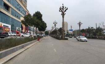 Dongtai Hotel (Guangyuan Lizhou East Road, Aoti Center)