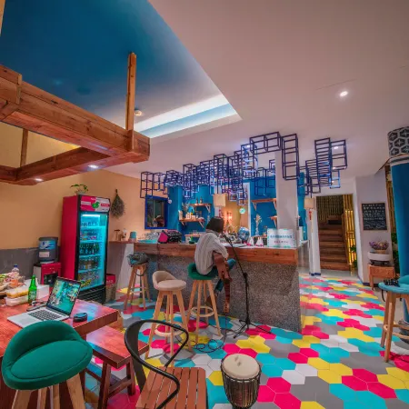 shiren International Youth Hostel (North Gate)