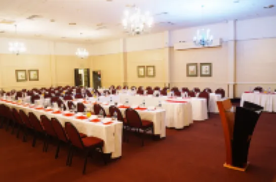 Cresta Jameson Hotel