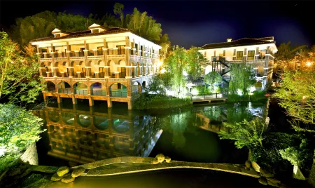 Chishui Yangtze Peninsula Hotel