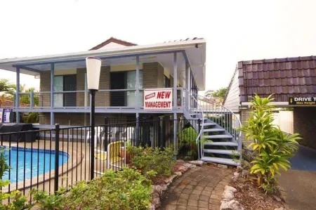 Coffs Shearwater Motel Отели в г. Боамби Восток