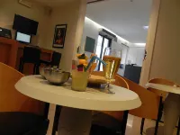 貝斯特韋斯特阿爾絲酒店 - 酒吧