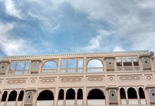 호텔 아리아 니와스