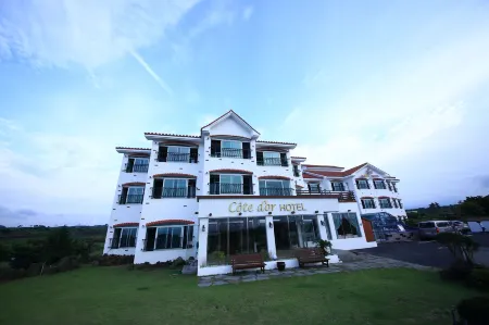 Cote Dor Hotel Отели рядом с достопримечательностью «Dangcheomuldonggul Cave»