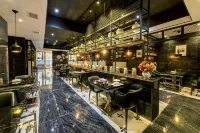 Zhuhai Xiangjiang Weike Hotel (Gongbei Port Lovers South Road Branch)