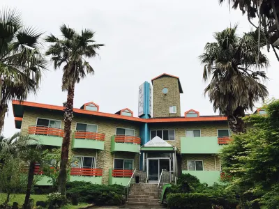 Seogwipo Sky Sculpture Pension Hotels near Alice in Wonderland