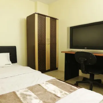DS Colive Siliwangi Hotels near Cagar Budaya MIN GROUP (Rafi Mintardi S.H.,S.E.,M.H.,M.M.)