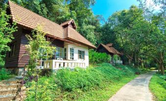 Sappraiwan Elephant Resort & Sanctuary