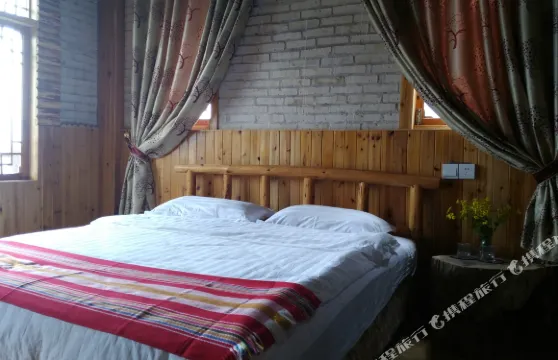 龍脊梯田古壯寨風景樓