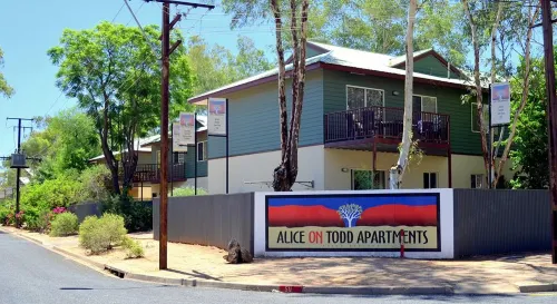 Alice on Todd Apartments Hotels in Элис Спрингс