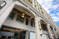 Salmon B&B Hotel dekat Tzu Chi Science and Technology University