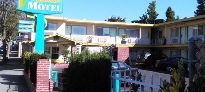 Highlander Motel Hotels in Oakland