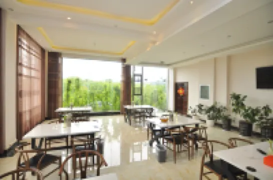 Bai Nian Sheng Shi Hotel (Kunming Changshui International Airport)