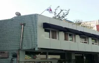 Nearest Guesthouse Hotel di 