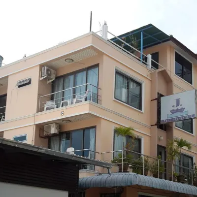 吉酒店 鄰近奧南藍龍人妖秀的酒店