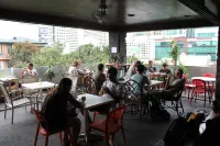 Stay Malate (Wanderers Guest House) - sarapan