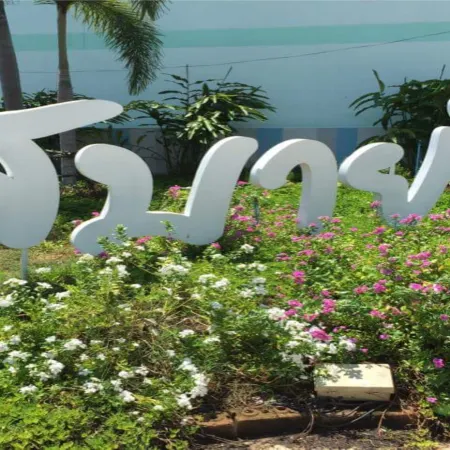 Sabai EZ Hotel Отели рядом с достопримечательностью «Скала Као-Сенг»