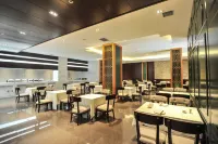 Daqing Jixiang Kaiyue Business Hotel (Daqing East Station People's Hospital)