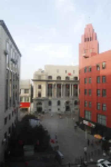 ジンジャン イン(武漢江漢路地下鉄駅江灘歩行街)