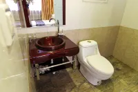 Yichun Hongmeiqi Express Hotel - parking