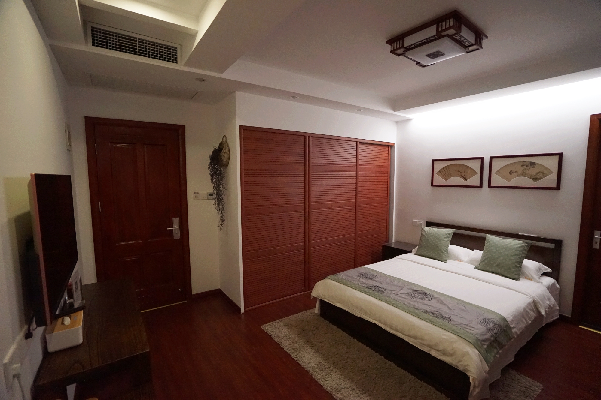 Lane·YunGeOver view