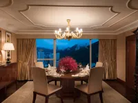 Conrad Hong Kong Hotels near Central District