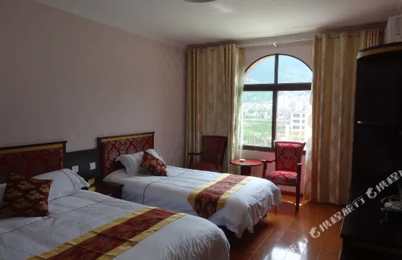 茂縣羌寨緣假日酒店