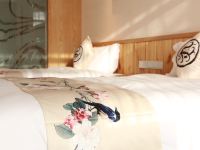 内丘鹊山湖阿尔卡迪亚国际度假酒店 - 湖景双床房