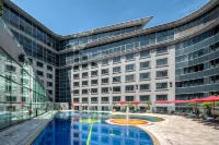 Regal Airport Hotel - Kolam Renang