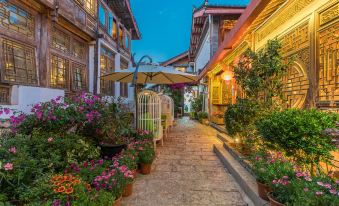Courtyard & Sunlight Inn