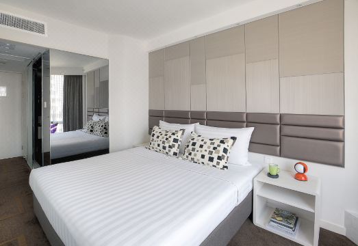 2. 스탠포드 호텔 ..