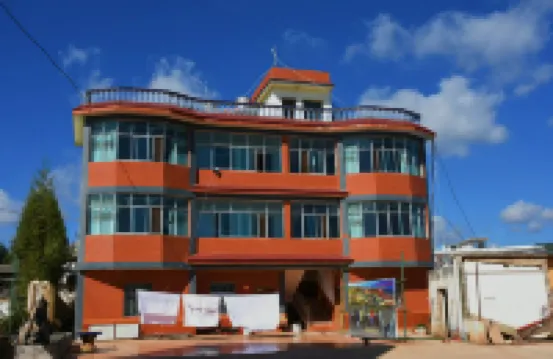 Red Earth Panoramic Building - View biển