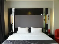 Dreamtel Jakarta Hotels near Stasiun gondangdia