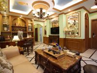 厦门爱娜西城堡庄园 - 奢华法式家庭房沙发