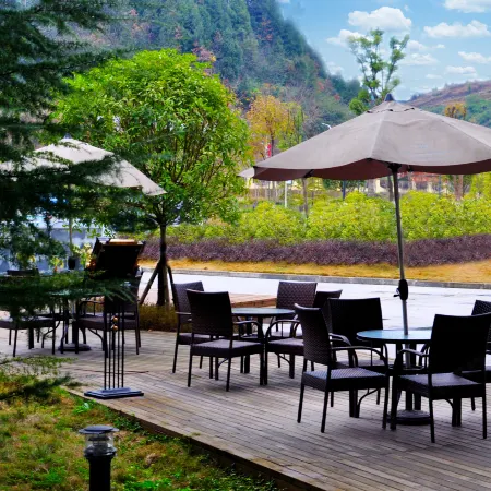 River & Holiday Rezen Hotel Daozhen