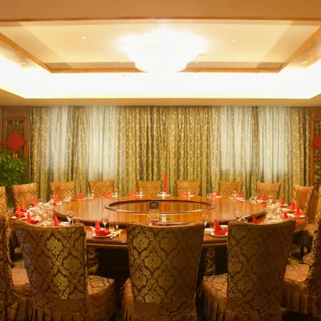 Halcyon Hotel & Resort