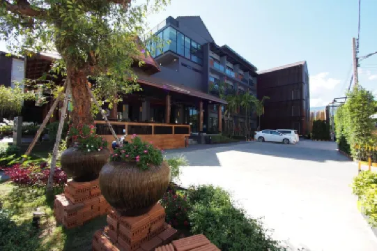 Le Naview @Prasingh Hotels near Wat Phra Singh Woramahawihan