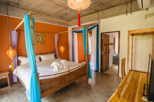 Garden Yard Inn Chiangmai - Hostels