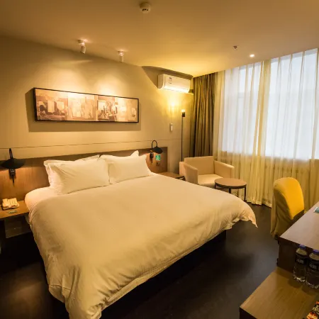 Jinjiang Inn Select Hotel (Chifeng South Railway Station Shier Zhong)