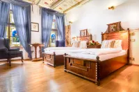 The King Charles Hotels near Sousoší Tychona Brahe a Johanna Keplera