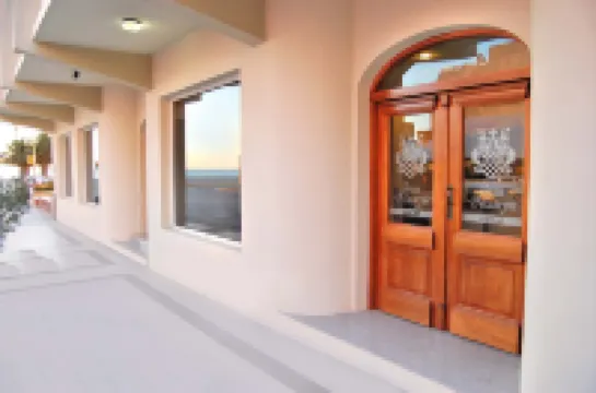 Hotel Gran Madryn Отели в г. 