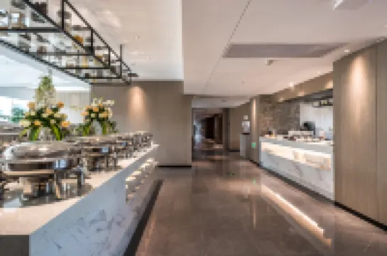 โรงแรมเจด คริสตัล (สาขาโอเชียนเวิลด์ เจียวเจียง)