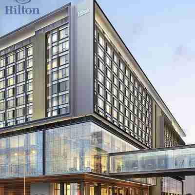 Hilton Hotel Manila Hotel Exterior