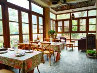 Yangshuo Moondance Hotel