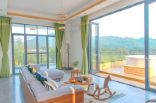 Itree Courtyard Resort