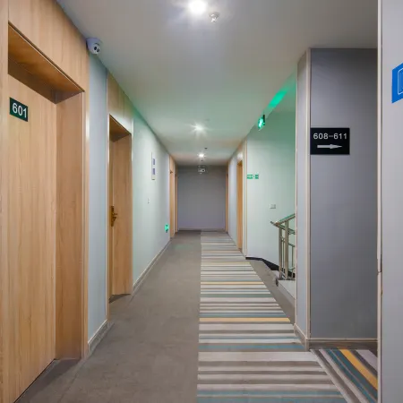 Ba tian Holiday Hotel (Zhengzhou Xinzheng International Airport) Отели рядом с достопримечательностью «Отель Cai Jianguo - Конференц-зал»