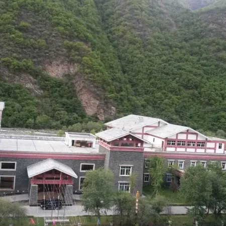 Dagu Glacier Hotel